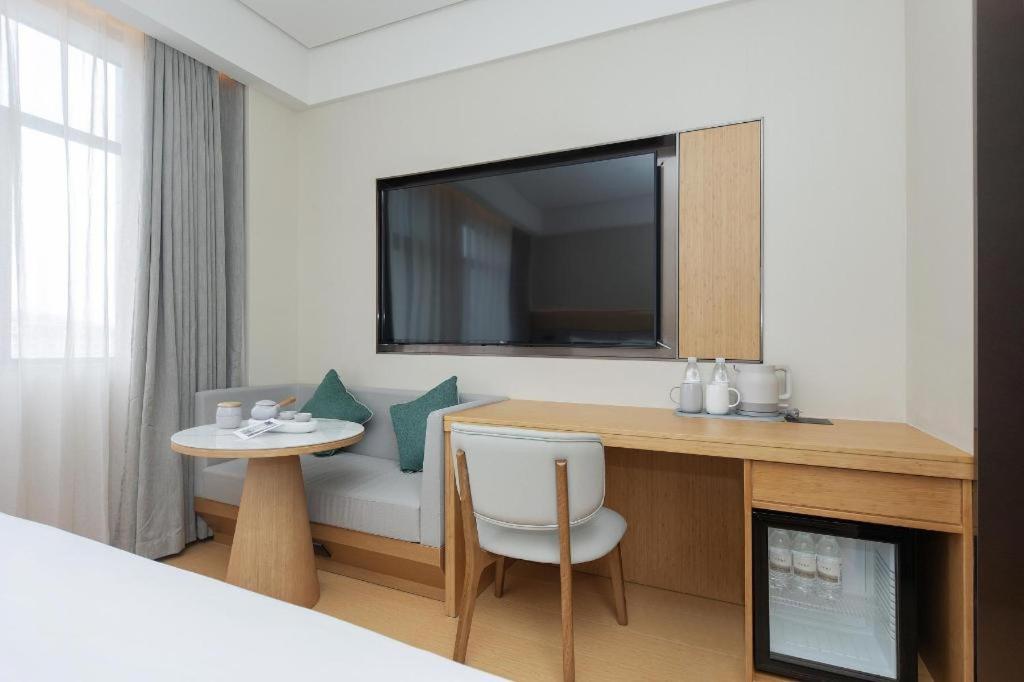 Hotel Ji Chongming Executive Center